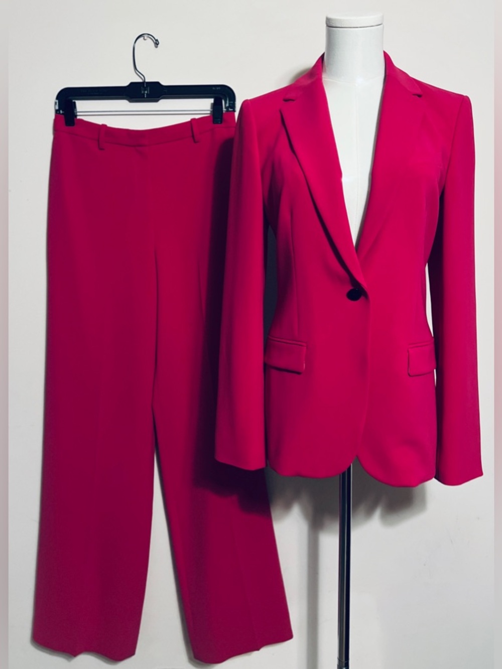 Theory Women's Pink Single-Button Blazer and Matching Trousers